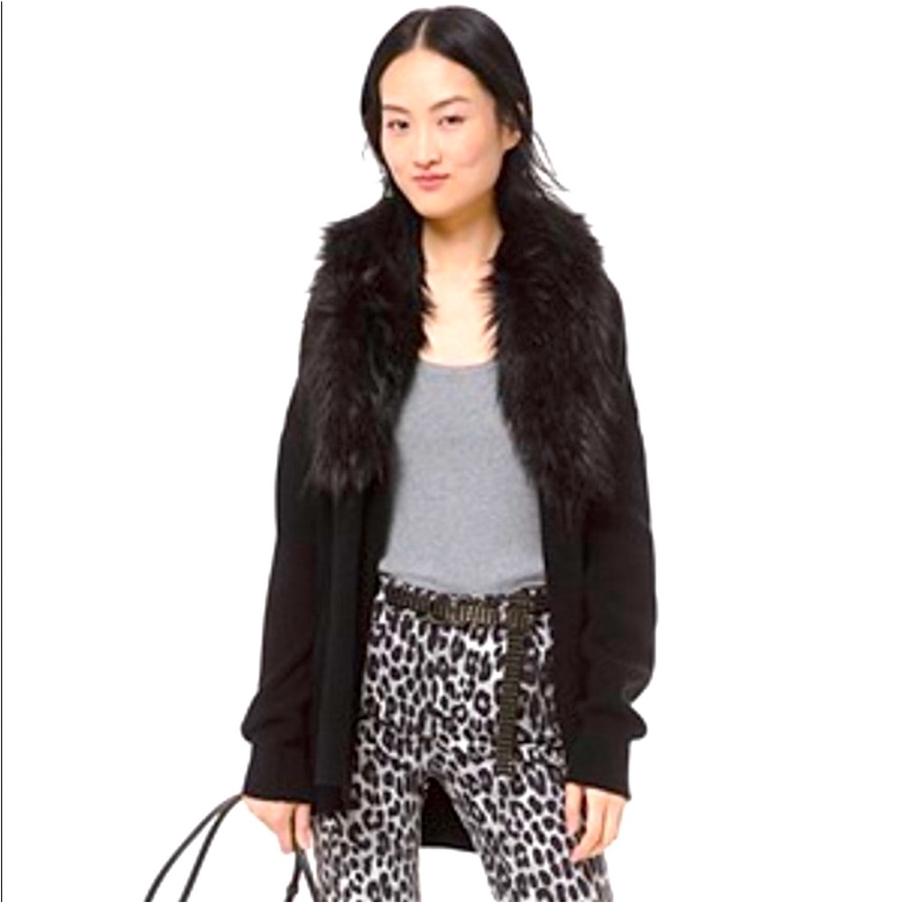 MICHAEL KORS Black knit sweater with faux fur hood